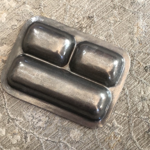 WILTON ARMETALE PEWTER DIVIDED TRAY OR SERVING DISH - Picture 2 of 5